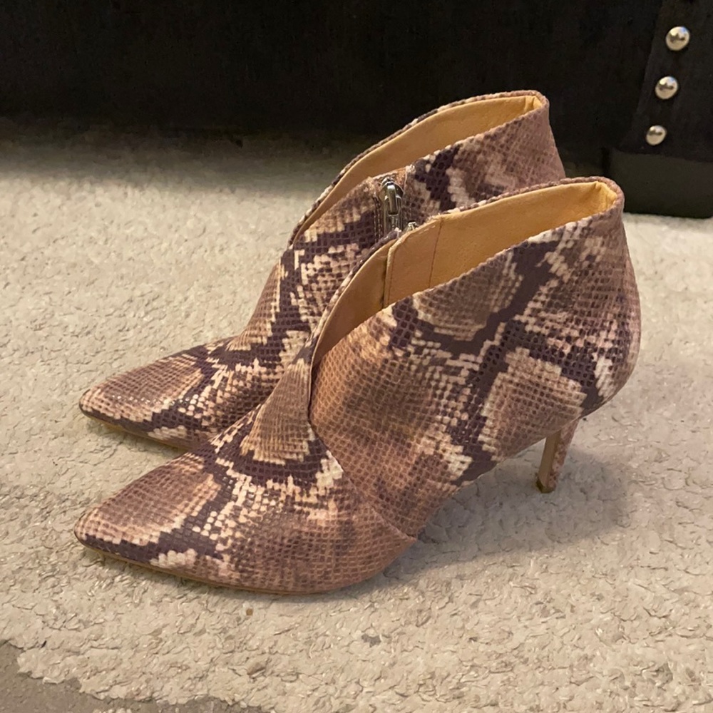 Jessica Simpson Layra Snake Print Bootie - Picture 1 of 7